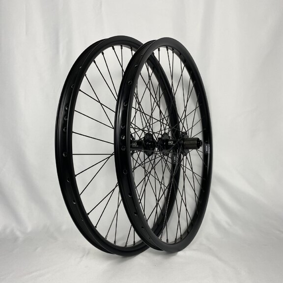 Wielset / 584X29C / Ryde Andra 29 Disc / BQ-RH30010 / HG Body 35 MM / 148 MM / Disc (6 bout) / E-MTB 